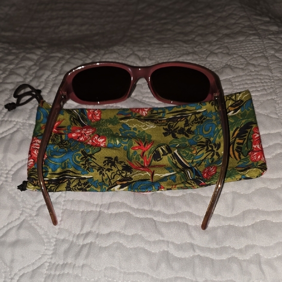 Elegant Maui Jim Brown Sunglasses with Floral Case - Picture 4 of 8